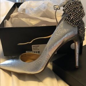 Silver Sexy Shoes - Bowtie back